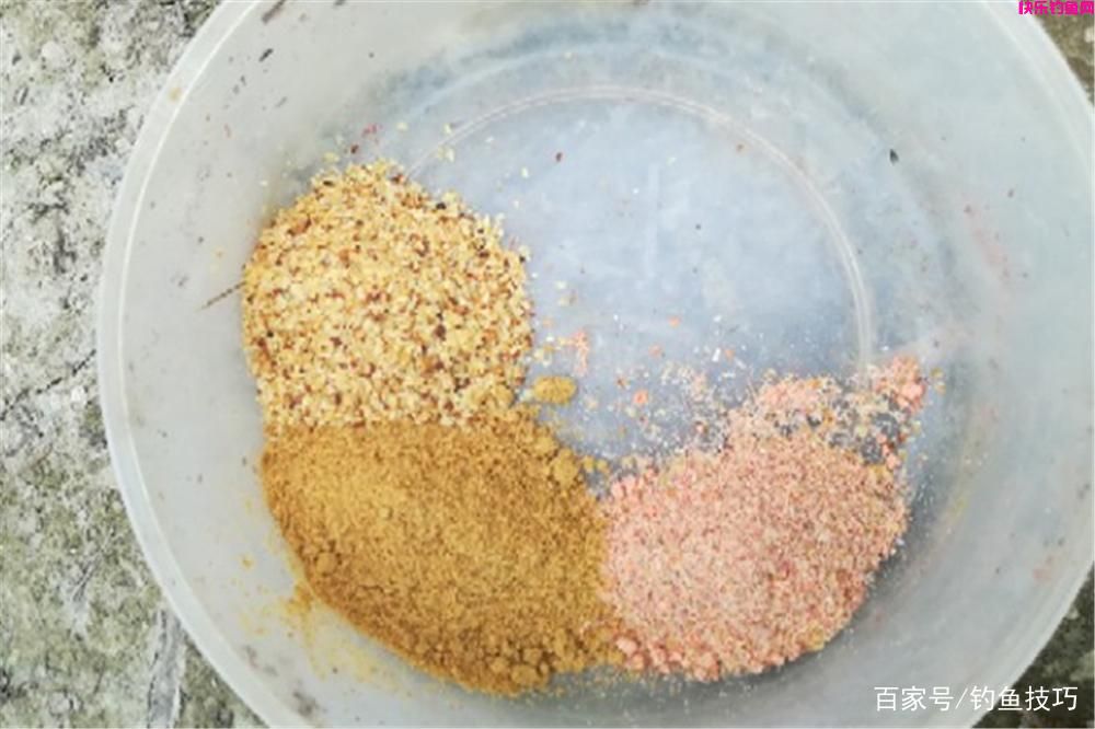 钓鱼技巧：饵料使用的基本常识，这是钓鱼人