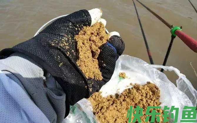 初夏钓鱼用什么饵料最好?(图3) 初夏钓鱼用什么饵料最好?(图3)
