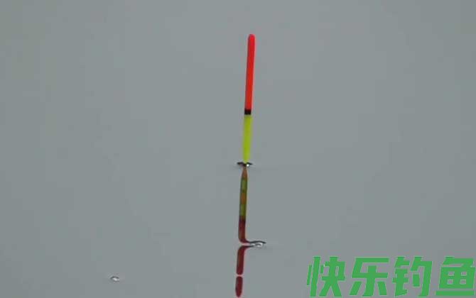 冬季钓鱼用七星漂好还是立漂好(图1)